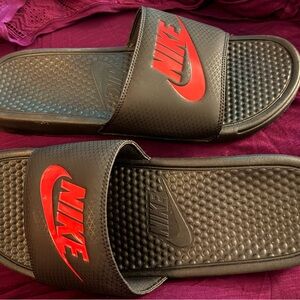 Nike Men's Black and Red Sandals